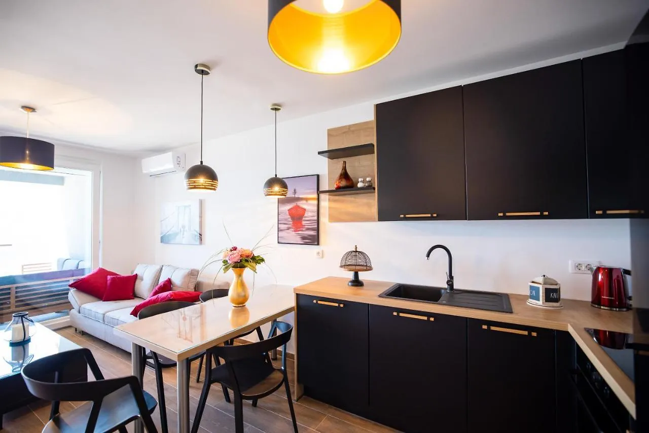 Beach Paradise 5 Stars Apartments Nin