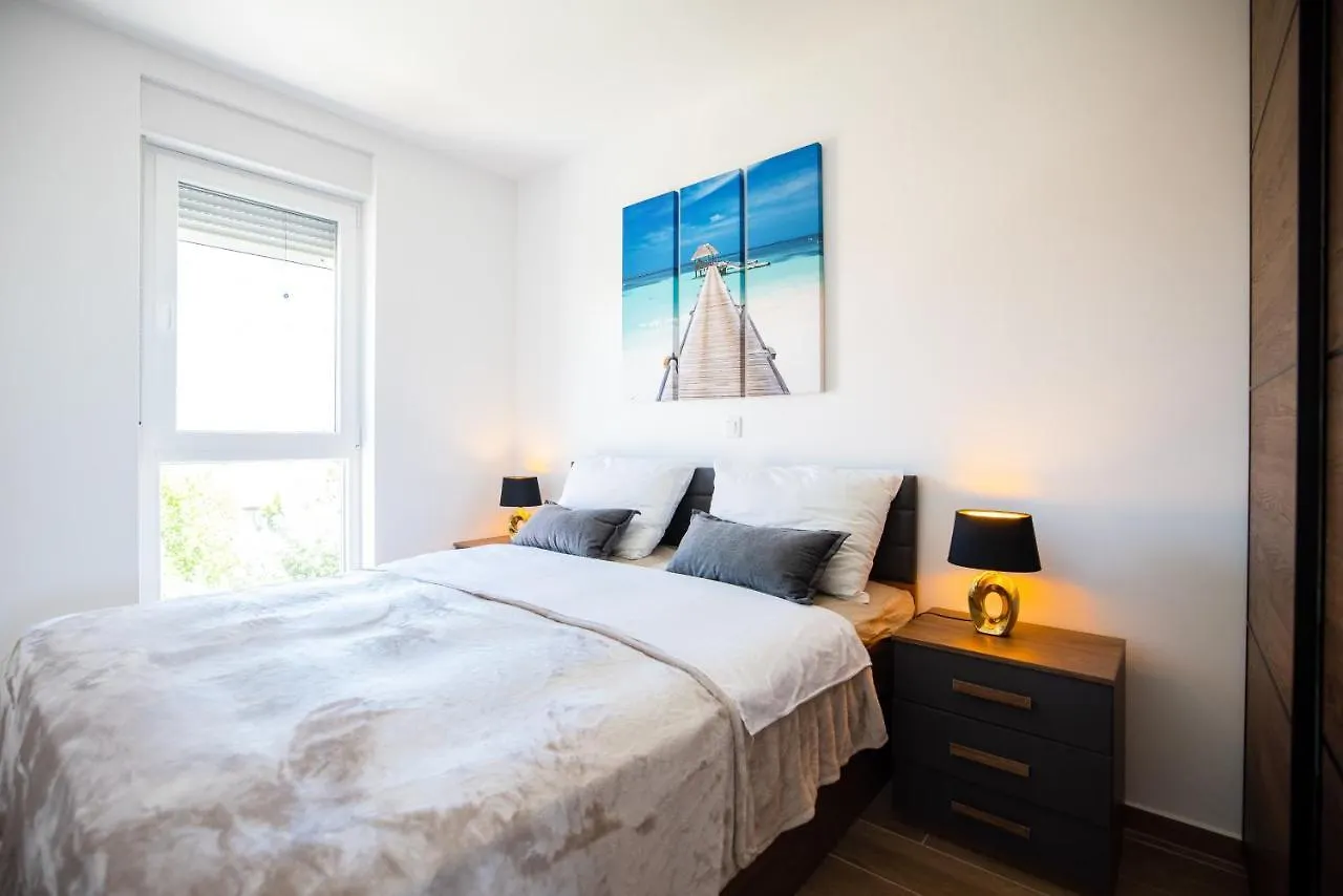 Beach Paradise 5 Stars Apartments Nin