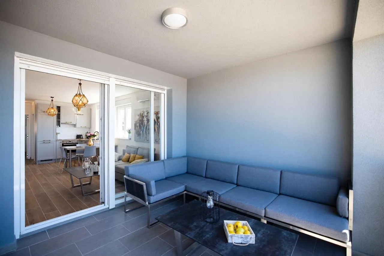 Beach Paradise 5 Stars Apartments Nin