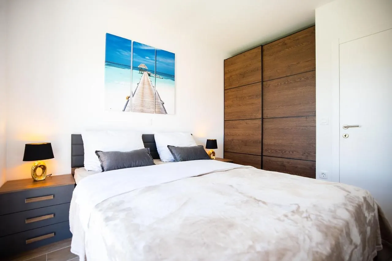 Beach Paradise 5 Stars Apartments Nin