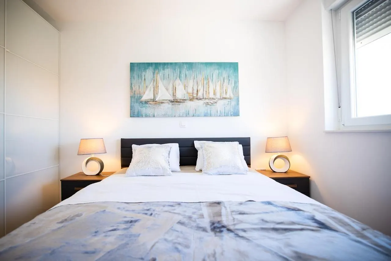 Beach Paradise 5 Stars Apartments Nin